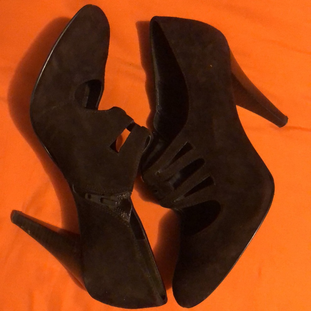 Shoes - Picture 3 of 3